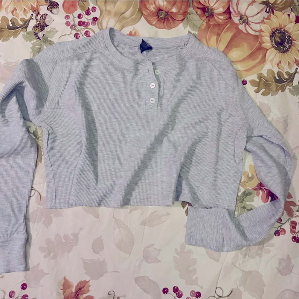 WOMENS MEDIUM GREY THERMAL CROP TOP NWOT